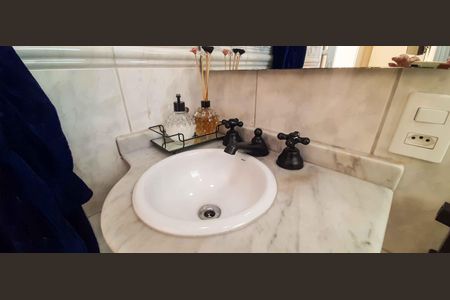 Apartamento à venda com 90m², 3 quartos e 2 vagasBanheiro da Suíte