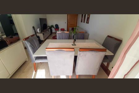 Apartamento à venda com 90m², 3 quartos e 2 vagasSala