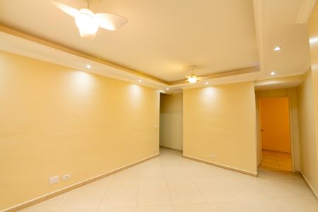 Apartamento à venda com 75m², 3 quartos e 1 vagaSala