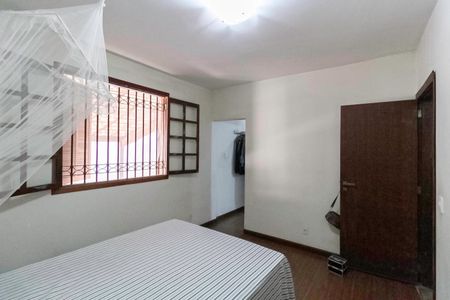 Casa à venda com 193m², 3 quartos e 3 vagasSuíte