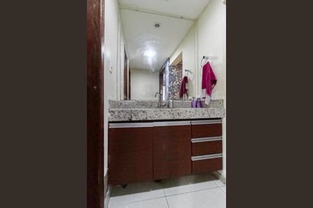 Casa à venda com 193m², 3 quartos e 3 vagasBanheiro Social