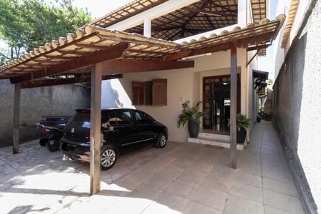 Casa à venda com 193m², 3 quartos e 3 vagasGaragem