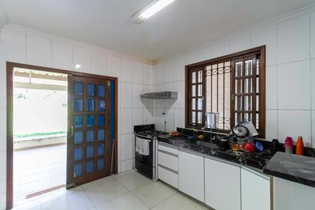 Casa à venda com 193m², 3 quartos e 3 vagasCozinha