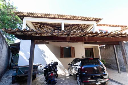 Casa à venda com 193m², 3 quartos e 3 vagasGaragem
