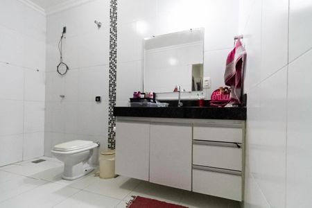 Casa à venda com 193m², 3 quartos e 3 vagasBanheiro da Suíte