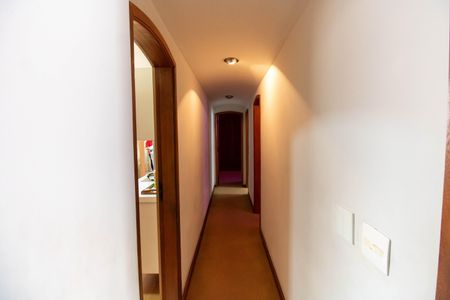 Apartamento à venda com 184m², 4 quartos e 1 vagaCorredor