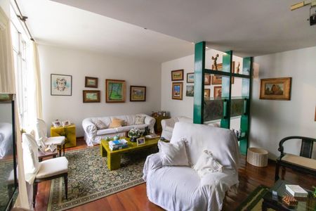 Apartamento à venda com 184m², 4 quartos e 1 vagaSala