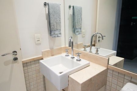 Apartamento para alugar com 102m², 2 quartos e 1 vagaBanheiro da Suíte