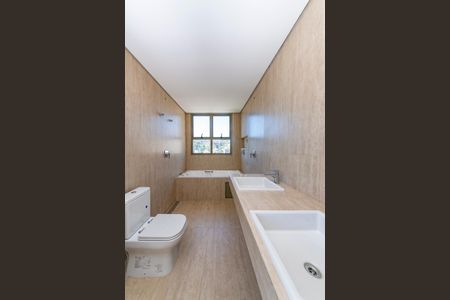 Apartamento à venda com 360m², 4 quartos e 4 vagasBanheiro da Suíte 1