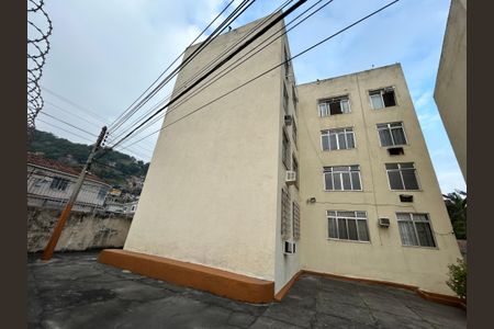 Apartamento para alugar com 49m², 2 quartos e 1 vagaFachada do bloco