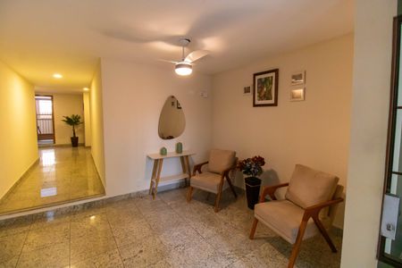 Apartamento à venda com 75m², 2 quartos e 1 vaga Apartamento à venda com 75m², 2 quartos e 1 vagaPortaria