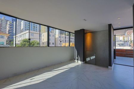 Apartamento à venda com 260m², 4 quartos e 4 vagasSala 2