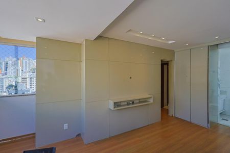 Apartamento à venda com 260m², 4 quartos e 4 vagas Suíte