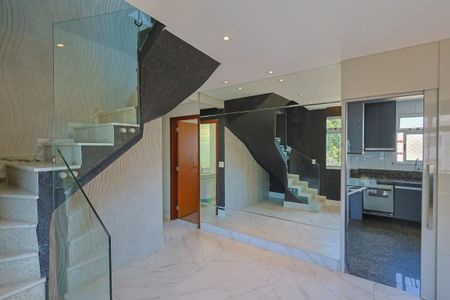 Apartamento à venda com 260m², 4 quartos e 4 vagasSala