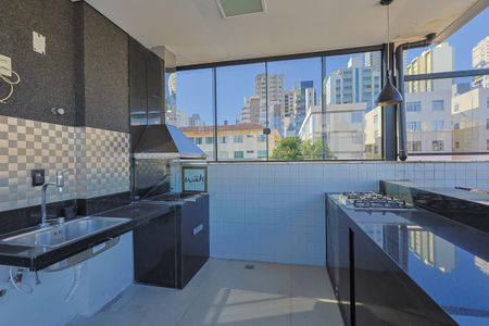 Apartamento à venda com 260m², 4 quartos e 4 vagasCobertura