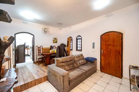 Casa à venda com 286m², 2 quartos e 8 vagas Casa à venda com 286m², 2 quartos e 8 vagasSala