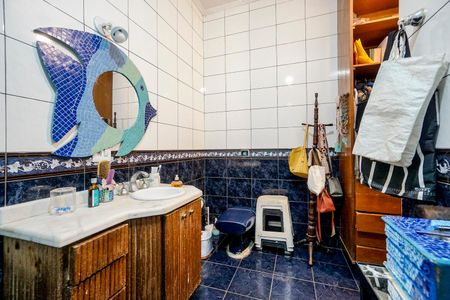 Casa à venda com 286m², 2 quartos e 8 vagas Casa à venda com 286m², 2 quartos e 8 vagasBanheiro da Suíte