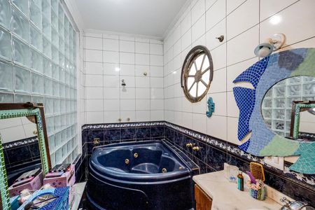 Casa à venda com 286m², 2 quartos e 8 vagas Casa à venda com 286m², 2 quartos e 8 vagasBanheiro da Suíte