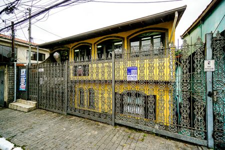 Casa à venda com 286m², 2 quartos e 8 vagas Casa à venda com 286m², 2 quartos e 8 vagasFachada