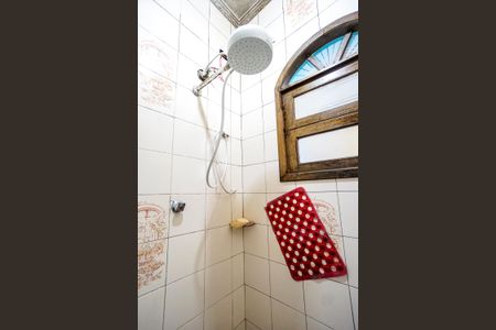 Casa à venda com 286m², 2 quartos e 8 vagas Casa à venda com 286m², 2 quartos e 8 vagasBanheiro social