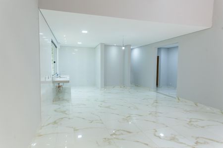 Casa de condomínio à venda com 200m², 4 quartos e 4 vagasSala