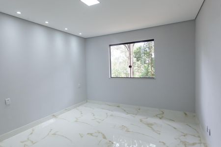 Casa de condomínio à venda com 200m², 4 quartos e 4 vagasSuíte 4