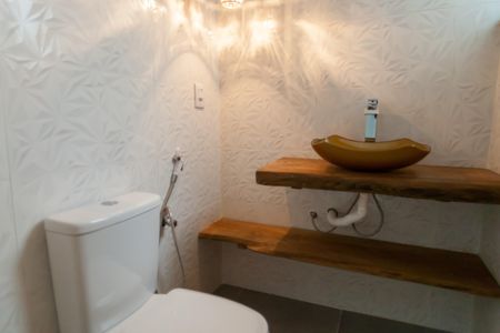 Casa de condomínio à venda com 200m², 4 quartos e 4 vagasLavabo da Sala