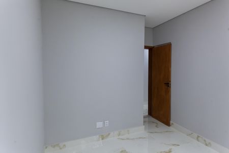 Casa de condomínio à venda com 200m², 4 quartos e 4 vagasQuarto 2