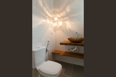 Casa de condomínio à venda com 200m², 4 quartos e 4 vagasLavabo da Sala