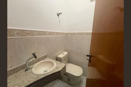 Casa de condomínio à venda com 112m², 2 quartos e 2 vagas Casa de condomínio à venda com 112m², 2 quartos e 2 vagasBanheiro 2