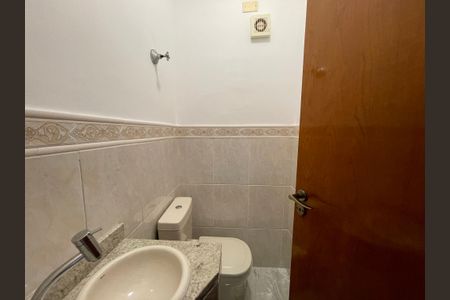 Casa de condomínio à venda com 112m², 2 quartos e 2 vagas Casa de condomínio à venda com 112m², 2 quartos e 2 vagasBanheiro 2