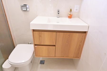 Apartamento para alugar com 72m², 3 quartos e 1 vaga Apartamento para alugar com 72m², 3 quartos e 1 vagaBanheiro da Suíte