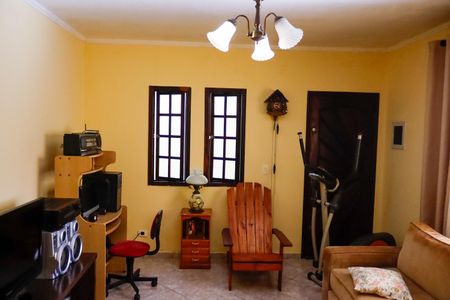 Casa à venda com 125m², 1 quarto e 3 vagas Casa à venda com 125m², 1 quarto e 3 vagasSala