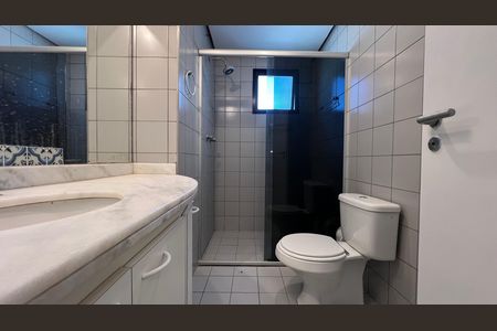 Apartamento para alugar com 76m², 2 quartos e 2 vagas Apartamento para alugar com 76m², 2 quartos e 2 vagasBanheiro da Suíte