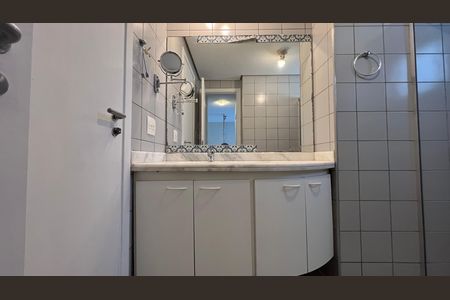 Apartamento para alugar com 76m², 2 quartos e 2 vagas Apartamento para alugar com 76m², 2 quartos e 2 vagasBanheiro