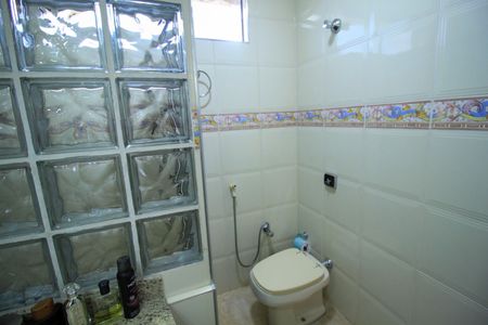 Casa à venda com 175m², 4 quartos e 2 vagas Casa à venda com 175m², 4 quartos e 2 vagasBanheiro da Suíte