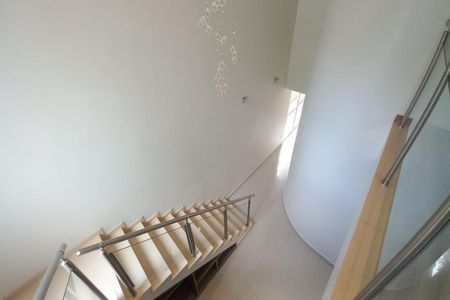 Casa de condomínio para alugar com 240m², 4 quartos e 4 vagas Casa de condomínio para alugar com 240m², 4 quartos e 4 vagasVista do Corredor