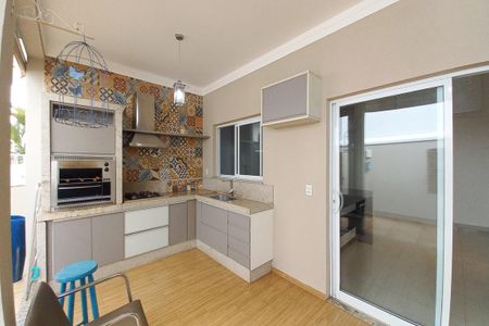 Casa de condomínio para alugar com 240m², 4 quartos e 4 vagas Casa de condomínio para alugar com 240m², 4 quartos e 4 vagasÁrea comum - Churrasqueira