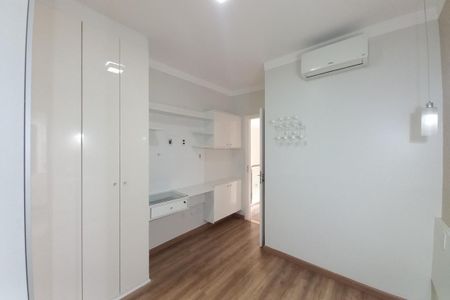 Casa de condomínio para alugar com 240m², 4 quartos e 4 vagas Casa de condomínio para alugar com 240m², 4 quartos e 4 vagas Suíte 2