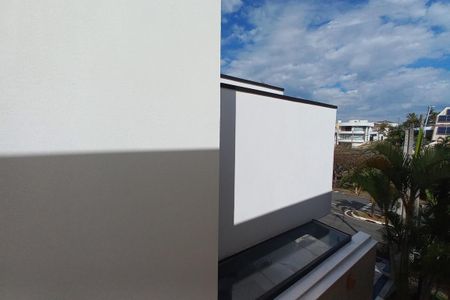Casa de condomínio para alugar com 240m², 4 quartos e 4 vagas Casa de condomínio para alugar com 240m², 4 quartos e 4 vagasVista da Suíte 3