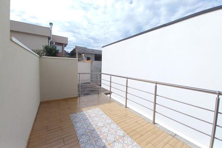Casa de condomínio para alugar com 240m², 4 quartos e 4 vagas Casa de condomínio para alugar com 240m², 4 quartos e 4 vagasVaranda da Suíte 4
