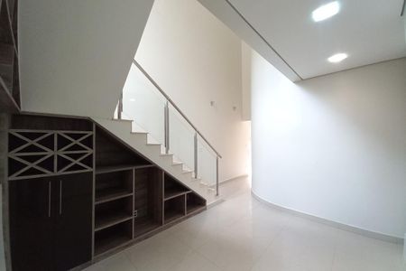 Casa de condomínio para alugar com 240m², 4 quartos e 4 vagas Casa de condomínio para alugar com 240m², 4 quartos e 4 vagasSala