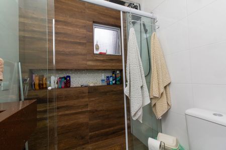 Casa de condomínio à venda com 179m², 3 quartos e 4 vagasBanheiro da Suíte 1