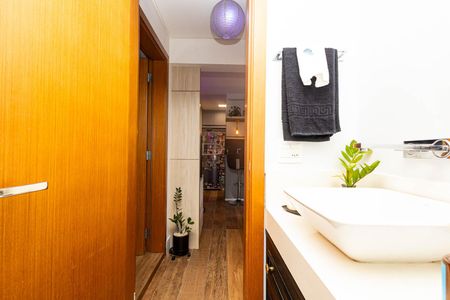 Apartamento à venda com 69m², 2 quartos e 1 vaga Apartamento à venda com 69m², 2 quartos e 1 vagaBanheiro Social