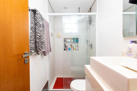 Apartamento à venda com 69m², 2 quartos e 1 vaga Apartamento à venda com 69m², 2 quartos e 1 vagaBanheiro da Suíte 1