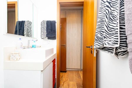 Apartamento à venda com 69m², 2 quartos e 1 vaga Apartamento à venda com 69m², 2 quartos e 1 vagaBanheiro da Suíte 1