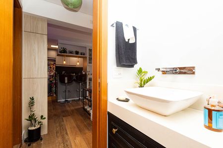 Apartamento à venda com 69m², 2 quartos e 1 vaga Apartamento à venda com 69m², 2 quartos e 1 vagaBanheiro Social