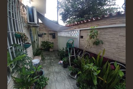 Casa para alugar com 128m², 2 quartos e 1 vaga Casa para alugar com 128m², 2 quartos e 1 vagaVaranda