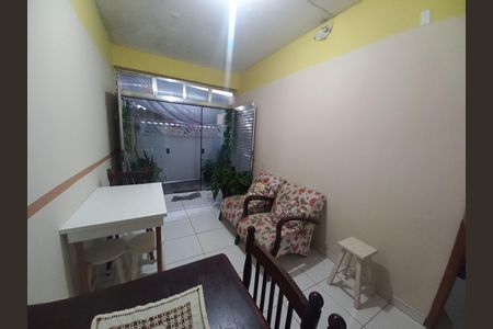 Casa para alugar com 128m², 2 quartos e 1 vaga Casa para alugar com 128m², 2 quartos e 1 vagaVaranda da Sala