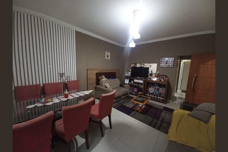 Casa para alugar com 128m², 2 quartos e 1 vaga Casa para alugar com 128m², 2 quartos e 1 vagaSala